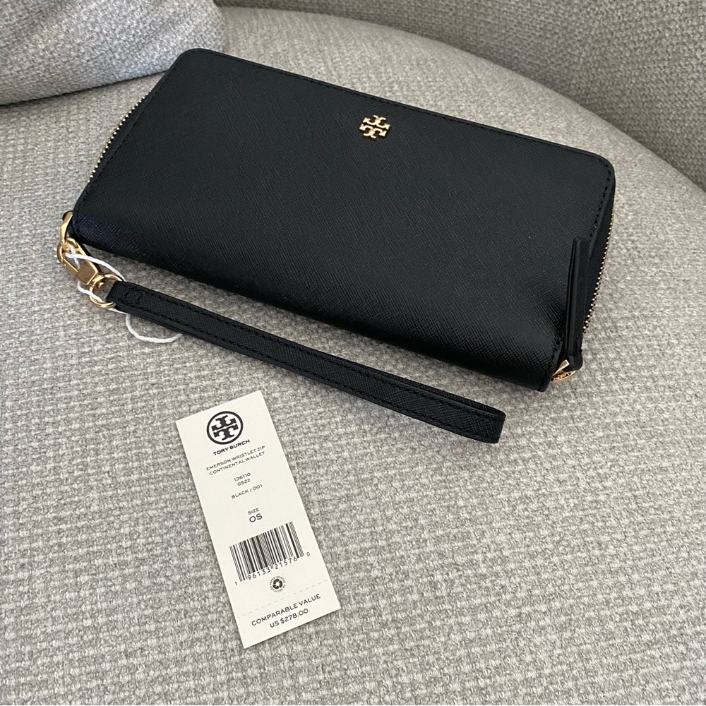 NWT Tory Burch Emerson Continental Wallet Wristlet Black Color